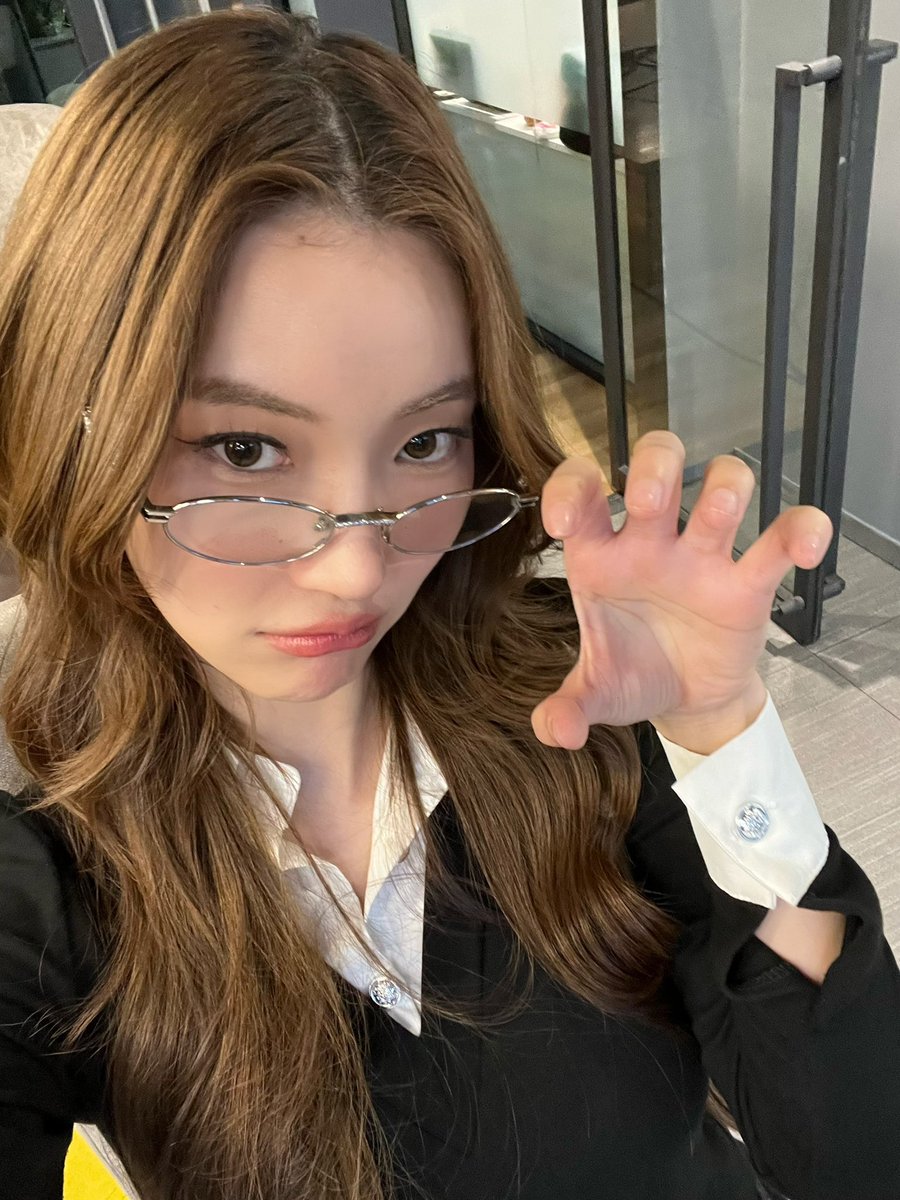 khaopook's tweet image. would spend ridiculous amounts of money on these if they were photocards