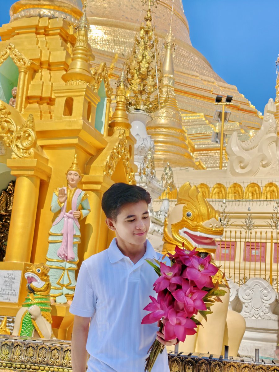 minhtethlyan's tweet photo. ကြာပန်းလေး ကပ်လှူခဲ့တယ် 🪷 https://t.co/8Y2edkVUsl