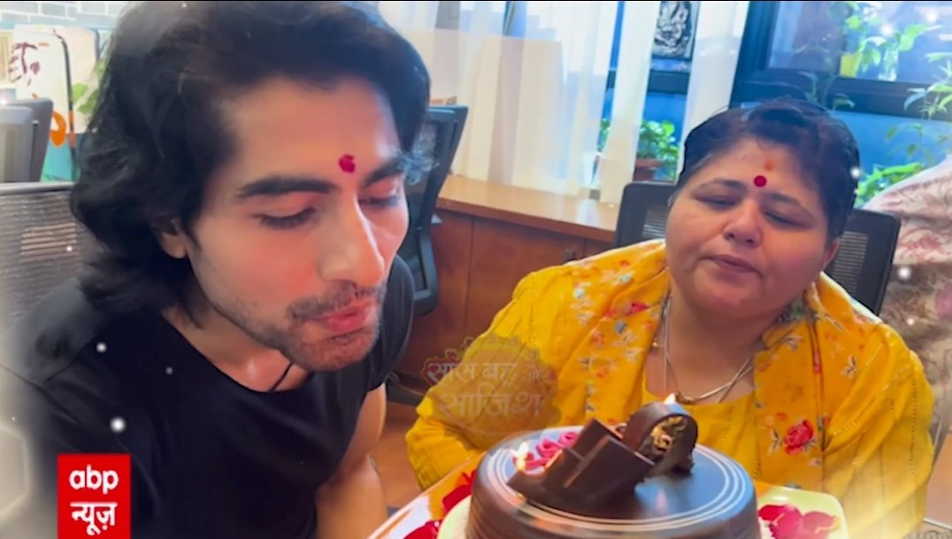 HellyChopda3256's tweet image. “Harshad, we know how much Vibha meant to you… Her memories will always live in our hearts. Though she’s no longer with us, the love, laughter, and moments you shared will never be forgotten. May her soul rest in peace, and may her light continue to shine through 
#Harshadchopda