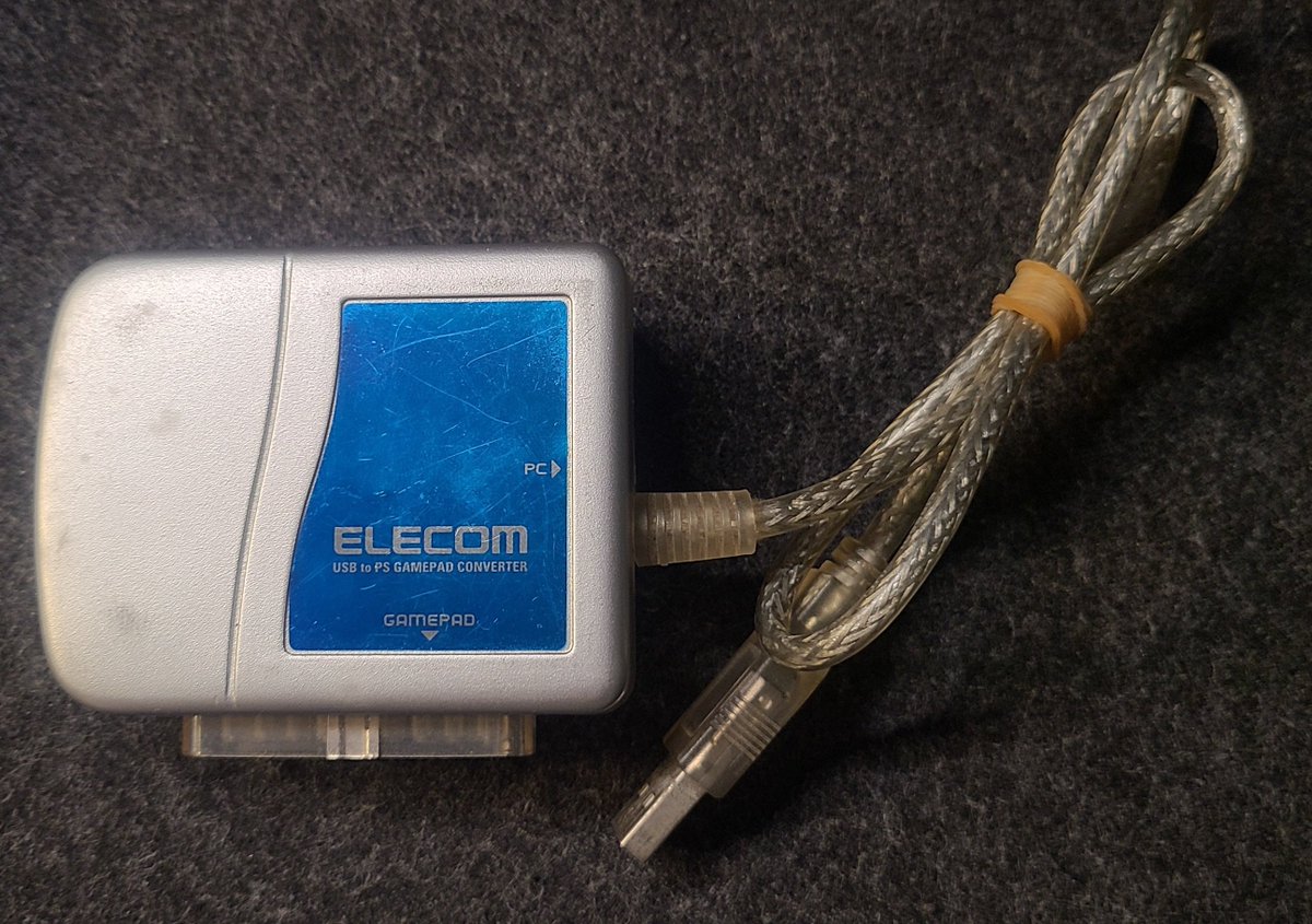 k_junkpc's tweet image. 一部の層には刺さりそうなアレが200円だったので確保しといた