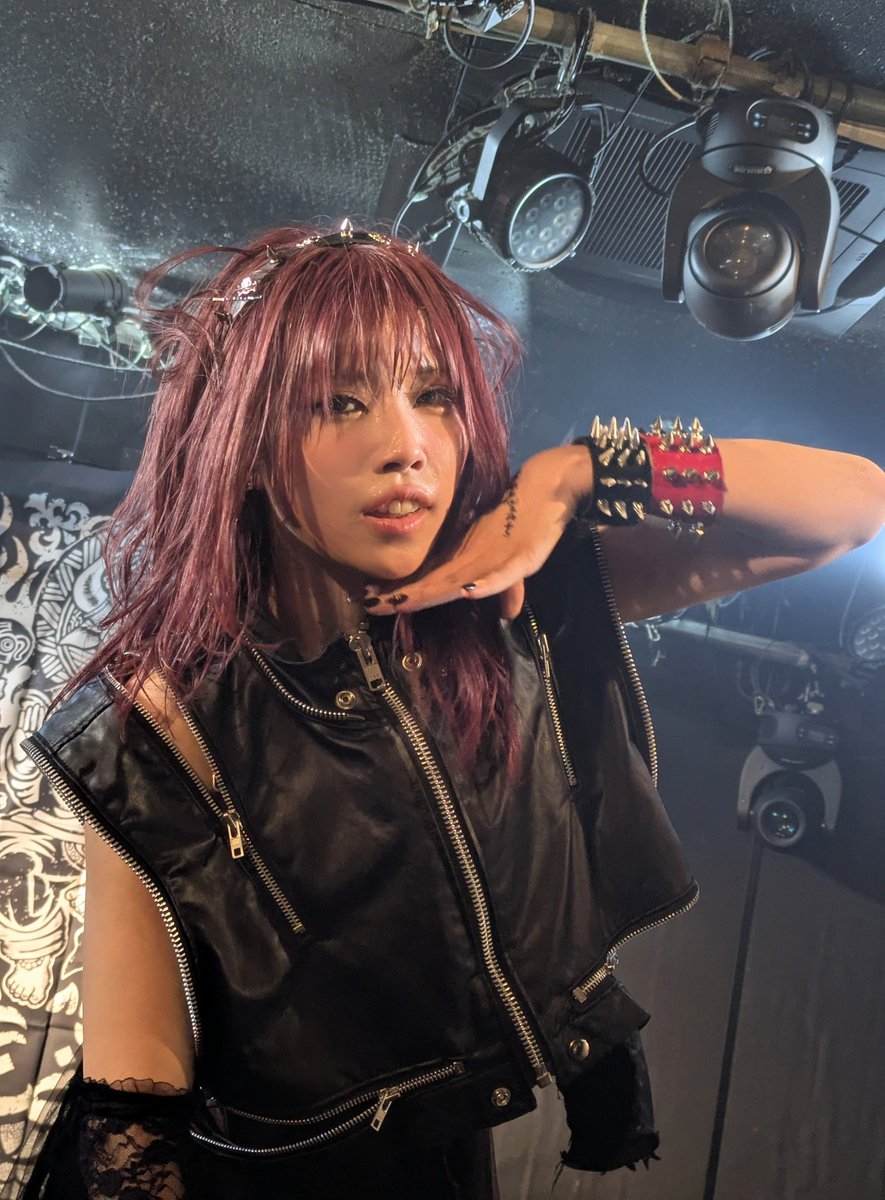 きるあは昨日コテ巻きを頑張ったらしいので、たくさん褒めてあげて下さい🙏
褒めないと拗ねます、、、😈
@新宿サイエンス　11/28（金）

＃o_ver_kill  ＃バキル
＃きるあの破天荒ダークサイド
＃KiLUA ＃紅組