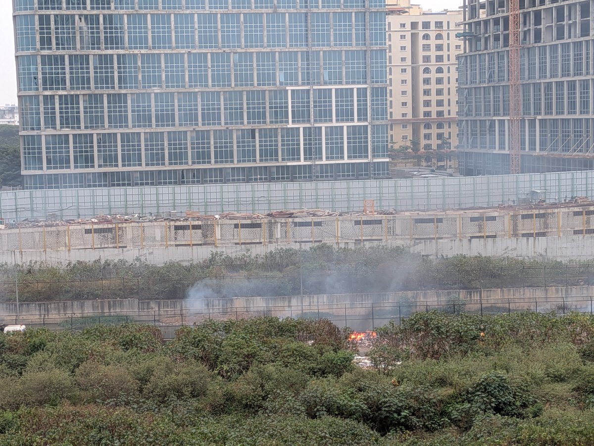 SaikatKD's tweet photo. @nandini1112 @DKShivakumar @CMofKarnataka @GBAChiefComm @RahulGandhi @BNCCofficial @GBA_office @EASTCITYCORP @KJGeorgeOffice @bwssbchairman BLR AQI is bad, we are making it toxic by burning garbage incl plastics 24*7
Spot- behind #HBRLayout Dry waste collection center, beside @DivyaSreeGroup Avance
@ChristinMP_ @osd_cmkarnataka @BABasavaraja https://t.co/FGnNuthqDd