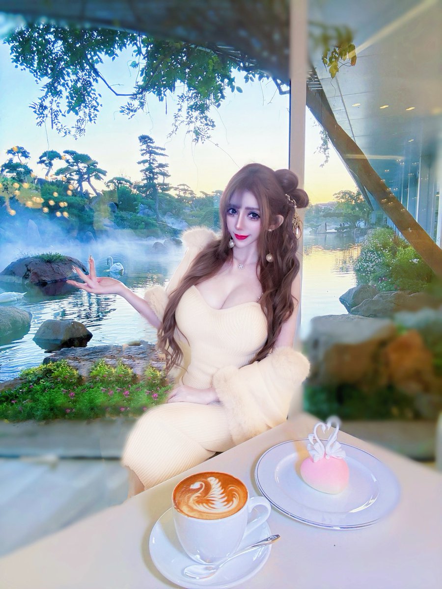 ruby03080's tweet photo. 人生不談目的，貴在行動
#白天鵝#🦢#200多萬人民幣白天鵝蛋糕#蛋糕屆的勞斯萊斯#北京#北京黑人鵝蛋糕#羅紅攝影藝術館 #haapy#like #foryou #ruby03080 https://t.co/V9K5xRzOst