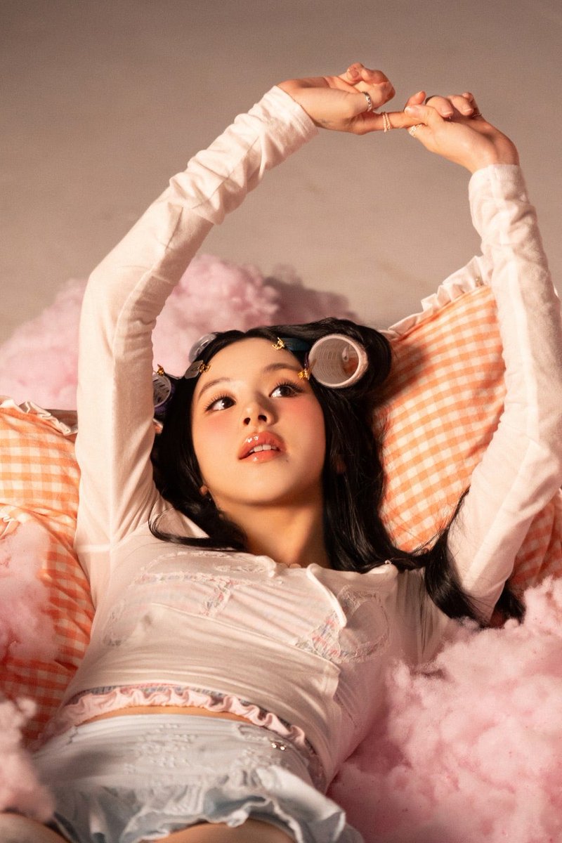 chaeyoung pics tweet media