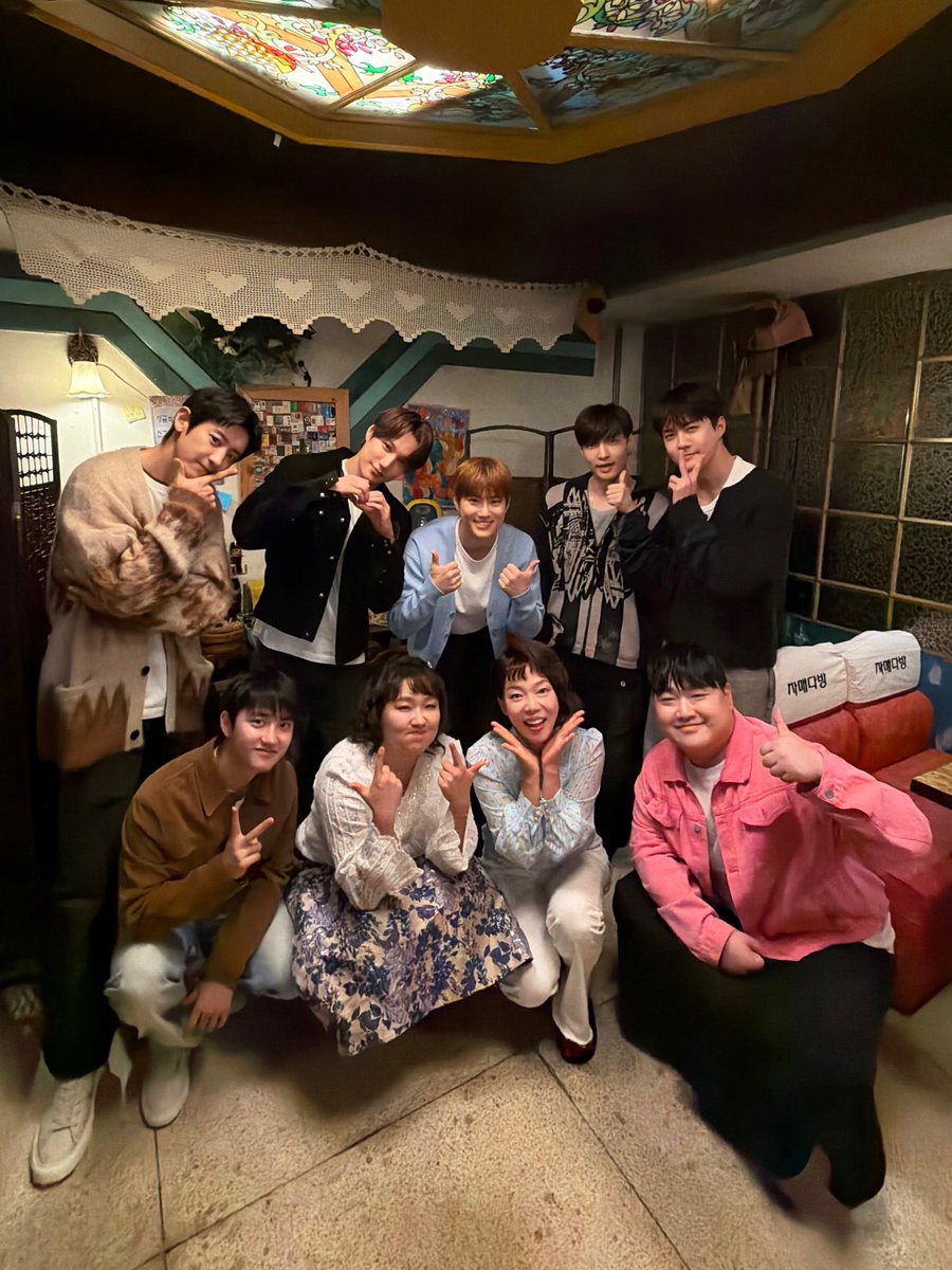 EXO 자매다방 티저 이미지