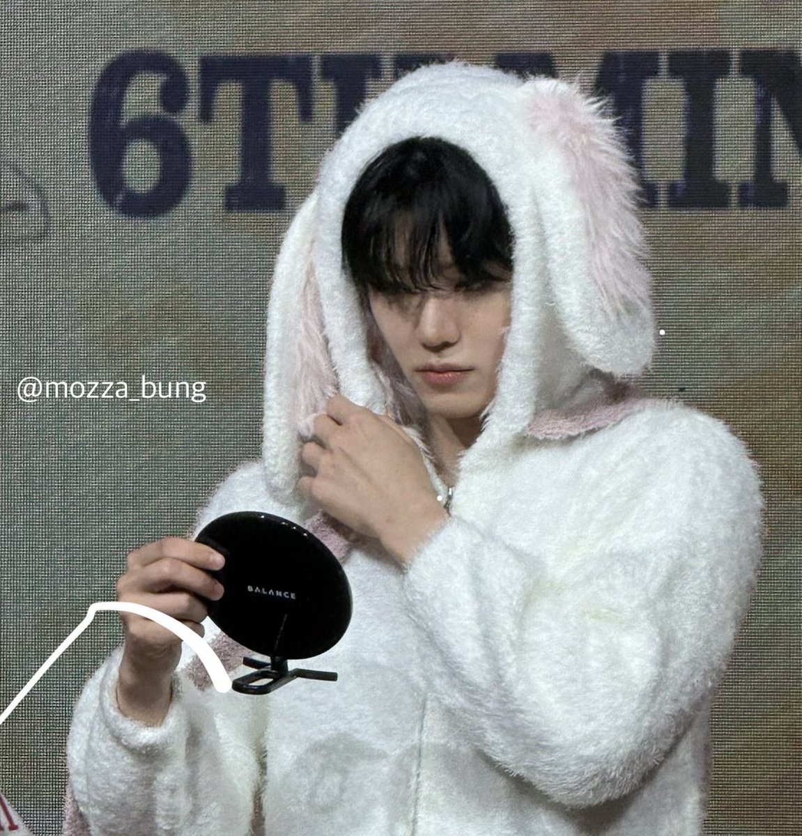 เอาไปแกล้งนอกด้อมได้เลย ใช่ค่ะ คนเดียวกัน ผมม้าเปลี่ยนลุคเปลี่ยน 55555555555