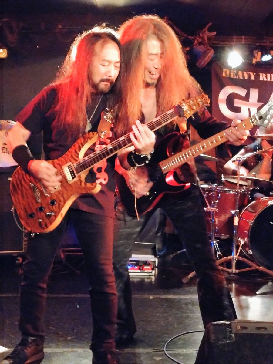 GLADIATOR
SHIHO🎸
HIKOMI🎸