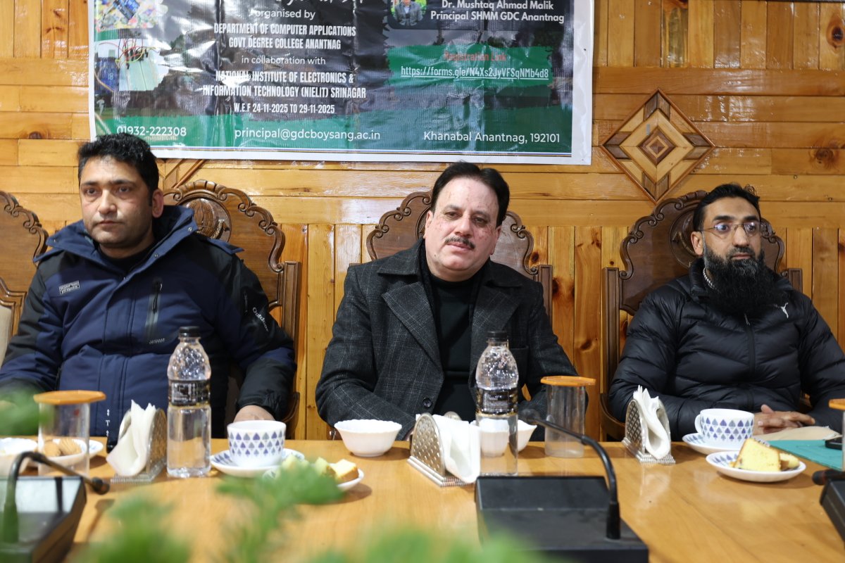 gdcanantnag's tweet image. 🎓 Valedictory Ceremony | One-Week Workshop on Embedded Systems &amp;amp; IoT
We successfully concluded the one-week Workshop on Embedded Systems &amp;amp; IoT today at GDC Anantnag, organized by the Department of Computer Applications in collaboration with NIELIT Srinagar.
#IoT #EmbeddedSystems