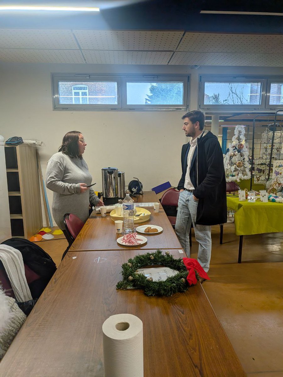 🎄Très beau marché de Noël organisé par l'association LM Ma Chapelle

Ambiance conviviale et objets fait main, les festivités de fin d'année sont lancées

📍Retrouvez les jusqu'à 18h30 salle Oudart à Hellemmes