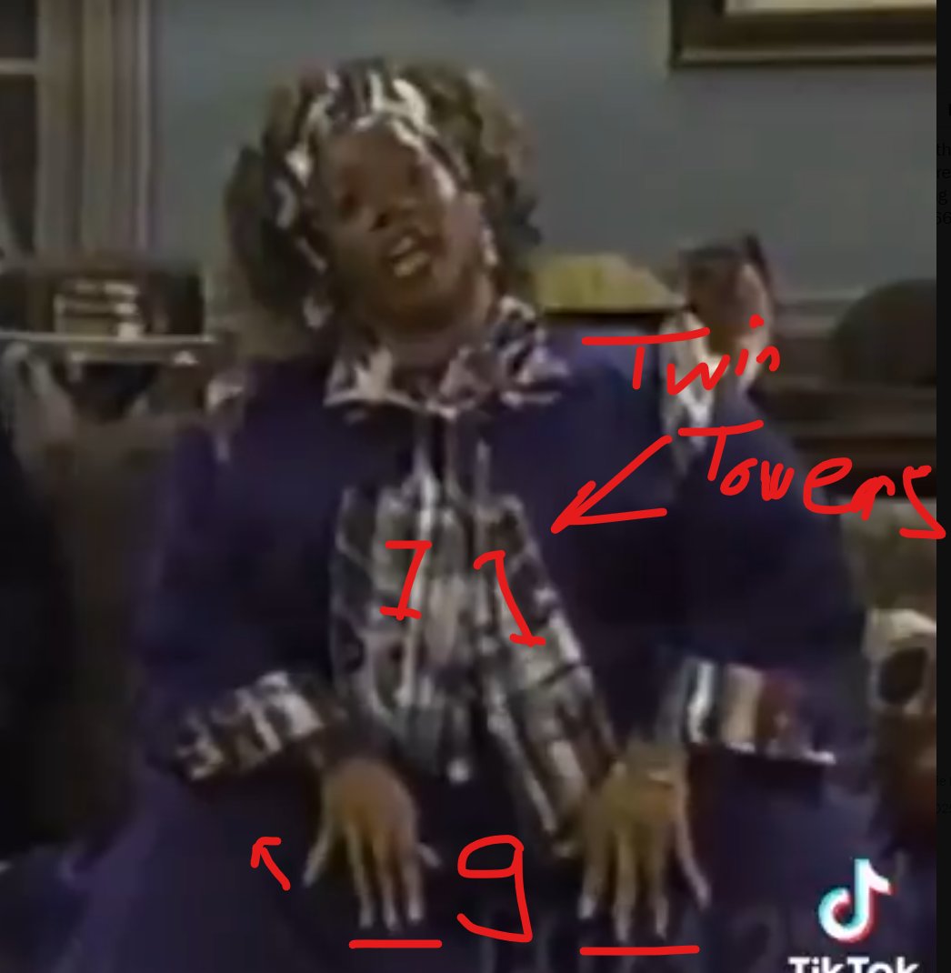 DaysOfNoahh's tweet image. Airplane falling, mentioning skyscrapers...
Purple one moves her pinky far out, showing 9 fingers, and the scarf is the 11, as well as resembling two skyscrapers.

Orange = 33 in numerology. Saw that with the 9/11 Supertramp Breakfast in America cover too.
#predictiveprogramming