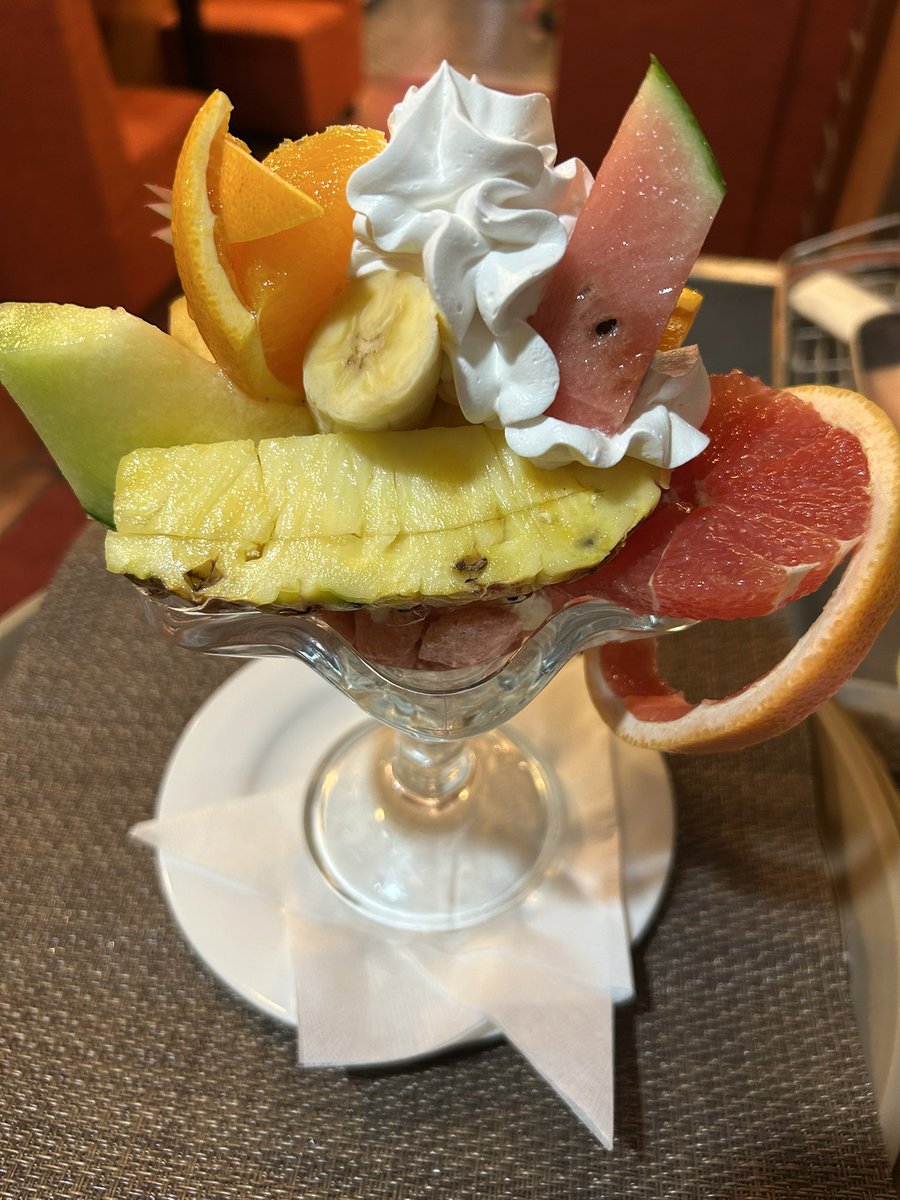 toronto___kissa's tweet image. トロント閉店致しました😊　#ユンホ　様が召し上がった　#フルーツパフェ　と　#ホイッププリン　を求めて　たくさんのお客様がご来店下さいました♪ また本日は　#西城秀樹　様　　#末澤誠也　様のお客様も多く　店内　賑やかでした😊　1週間　　ありがとうございました‼️#聖地巡礼