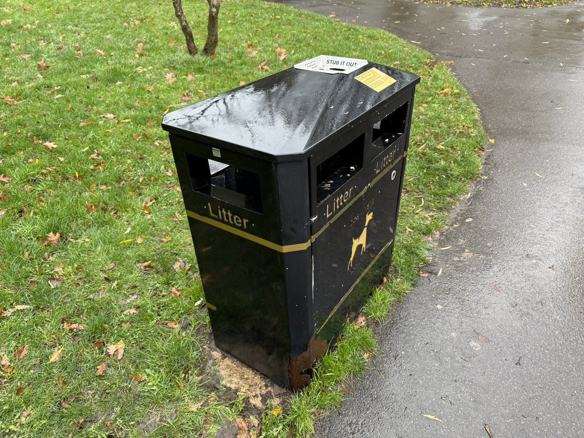 Charlie_Stevens's tweet image. Another bin cleaned this morning.

One more to go and that’s one park free of graffiti.