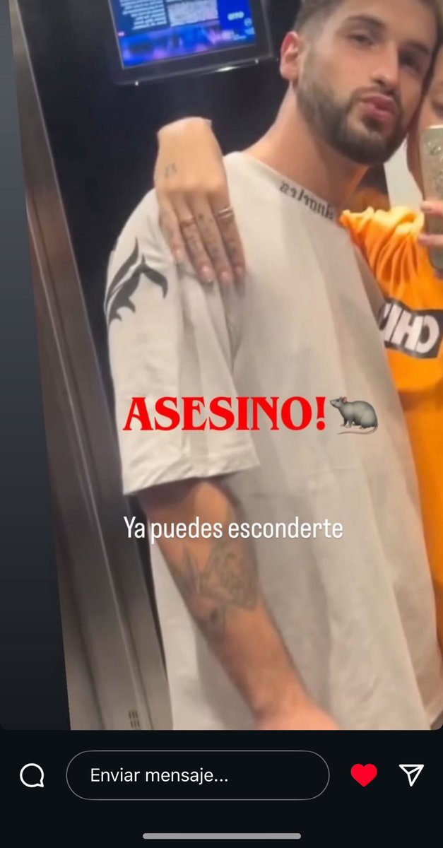 No me toquéis el coño romantizando un asesinato machista diciendo que la ha estrangulado el amor de su vida??????? En que cabeza cabe?????
Y ya si sacamos fotos, vamos a sacarlas también del supuesto amor de la misma vida que arrebató él con sus propias manos