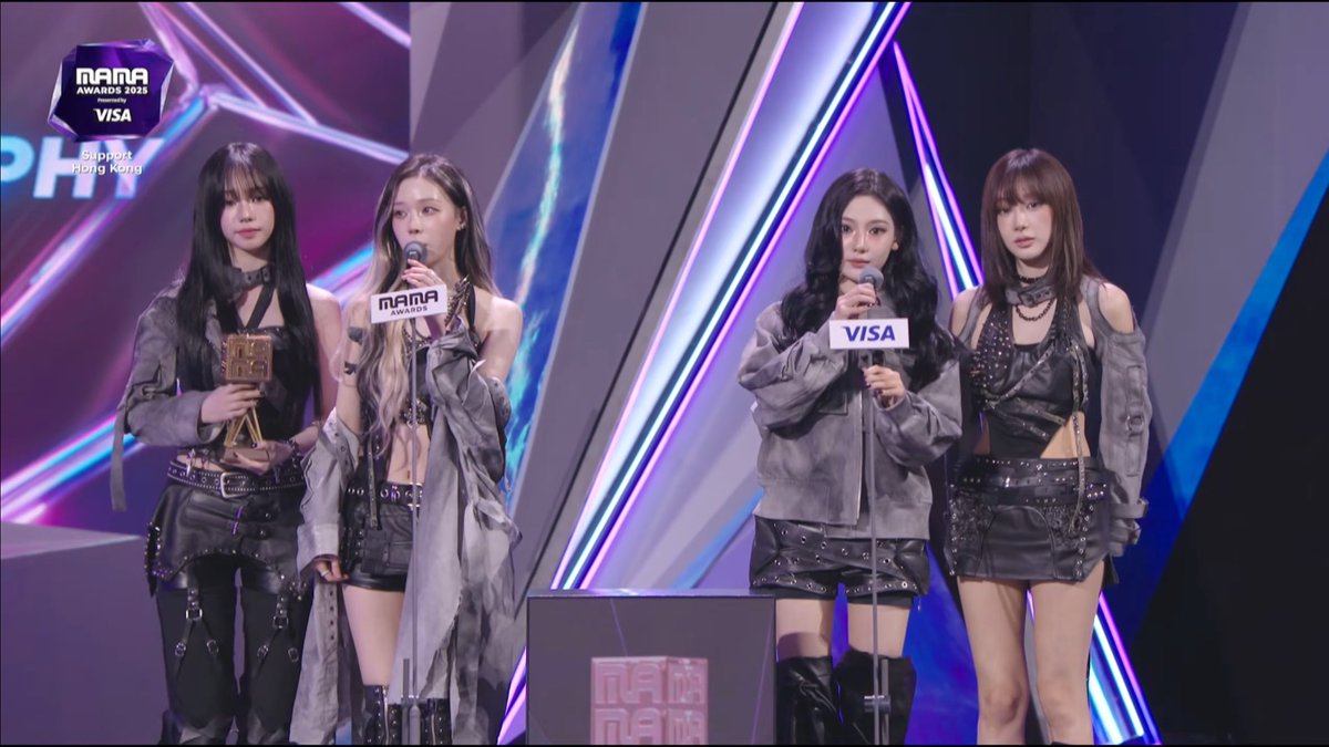 BEMYKARINA_TH's tweet image. ขอแสดงความยินดีกับ aespa ที่ได้รับรางวัล ‘Best Choreography’ เพลง Whiplash 🏆 จากงาน MAMA 2025

#aespa #KARINA #카리나 #คาริน่า