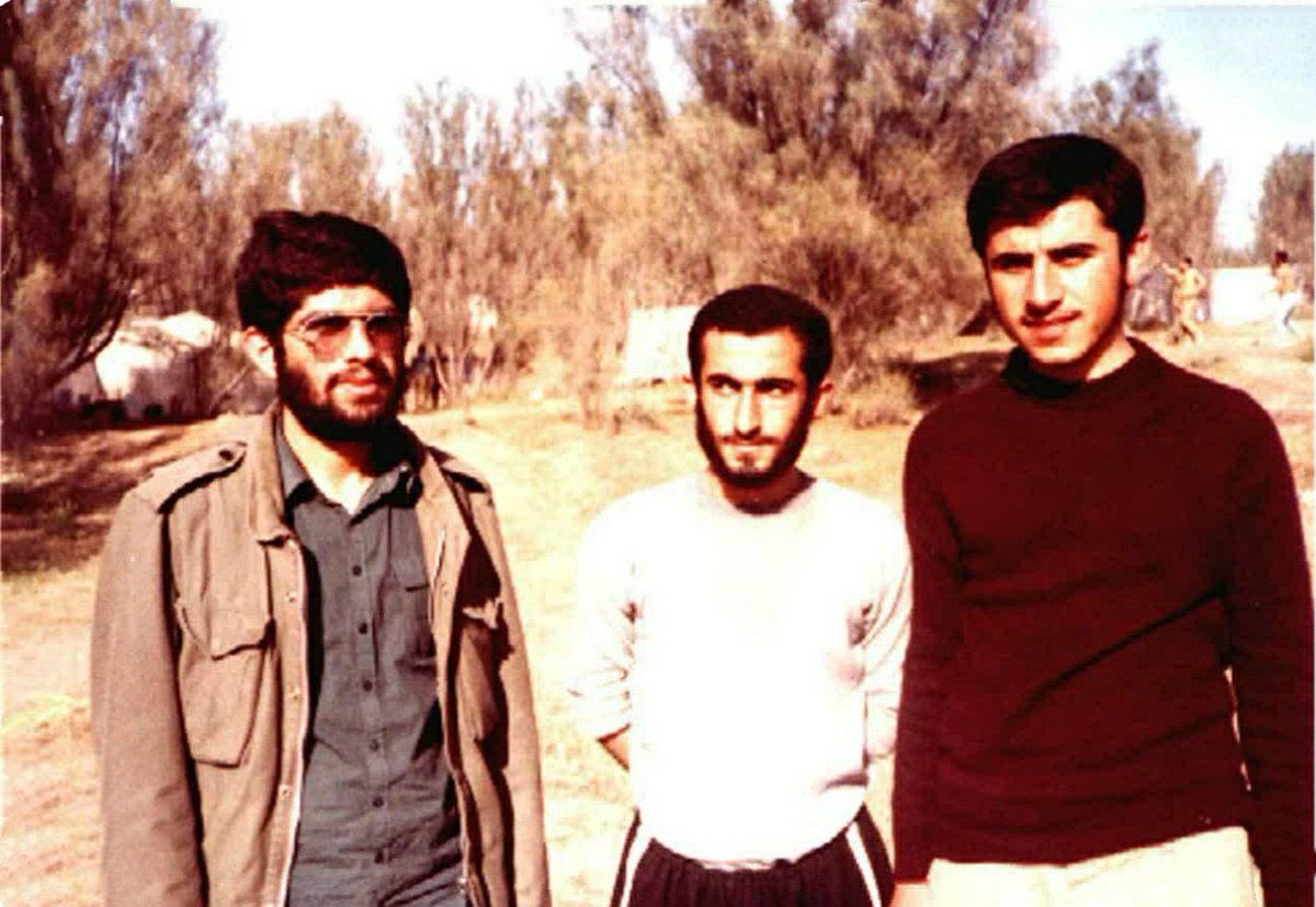 vahidjafari1360's tweet photo. اول هفته، دل آدم دنبال یک نشونه روشنه؛
این سه قهرمان همون روشنایی‌اند.

سال ۶۲، پادگان شهید بیگلو اهواز؛
سه برگ سبز از لشکر ۲۵ کربلا:
شهیدمحمدقشقاوی
شهیدمهردادقنبرزاده
شهیدوحیدطالبیان
#قهرمان_من
یادشون مثل نسیم صبحگاهی می‌مونه؛ بی‌ادعا، ولی بیدارکننده. 🇮🇷 https://t.co/n4JTRp6coY