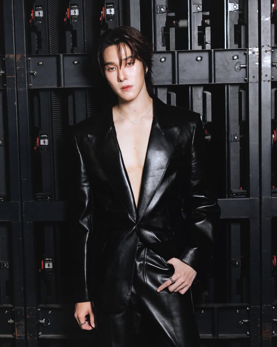 hirunkitfans's tweet image. 29.11.2025
📸 IG post: hirunkit_

🖤 @.givenchy

#GMMTV2026
#givenchy
── #hirunkit_ @Hirunkit_
#kotae
#คำตอบของนานิ 

🔗instagram.com/p/DRo3MfskxCX/…