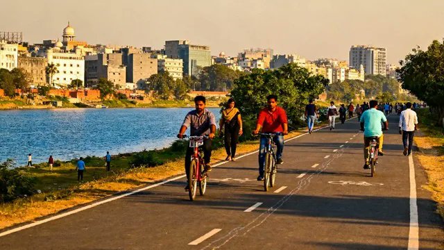 🚨Delhi is advancing its 53-km dedicated bicycle and walking track along both banks of the Yamuna river.
