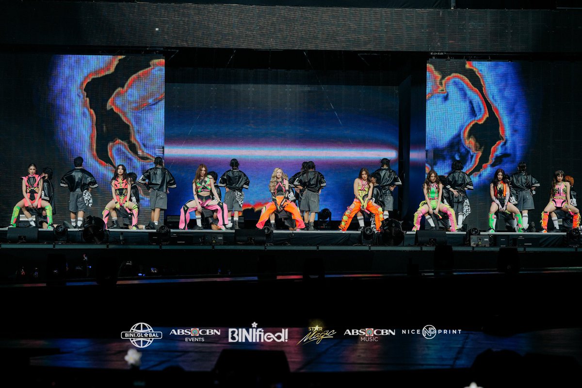inquirerdotnet's tweet photo. COACHELLA READY ❤️‍🔥

LOOK: P-pop powerhouse BINI kicked off their “BINIfied” year-end show with a powerful performance of “Shagidi,” “Out of My Head,” “Zero Pressure,” “Cherry on Top,” and “Strings” at the Philippine Arena on Saturday, Nov. 29. | 📸: BINI/X via @HMallorcaINQ https://t.co/rgyLeqNYw9