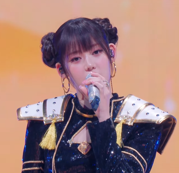 AboutMusicYT's tweet image. Rora of BABYMONSTER as Zoey from Huntrix.