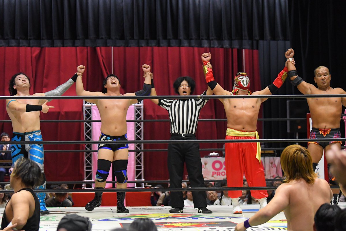 mjk_pw100's tweet image. 2025.11.29 大阪プロレス アクティブスクエア大東
第5試合
佐野蒼嵐選手。
最後は蒼嵐選手が無双でゴリアテ選手に勝利！
勝ち名乗りを受ける松房選手＆蒼嵐選手＆ハヤブサ選手＆田中選手。
#大阪プロレス #pwzero1