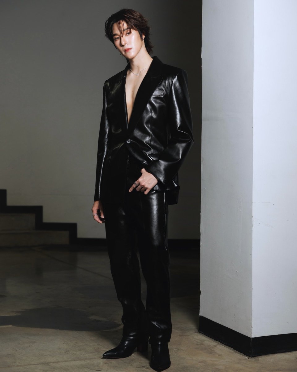 KyuniesBoyMikey's tweet image. Nani’s IG post
OMG LEMME BOW DOWN🧎🏼‍♂️🔥
🔗 instagram.com/p/DRo3MfskxCX/…

#hirunkit_ #givenchy
@Hirunkit_ @givenchy