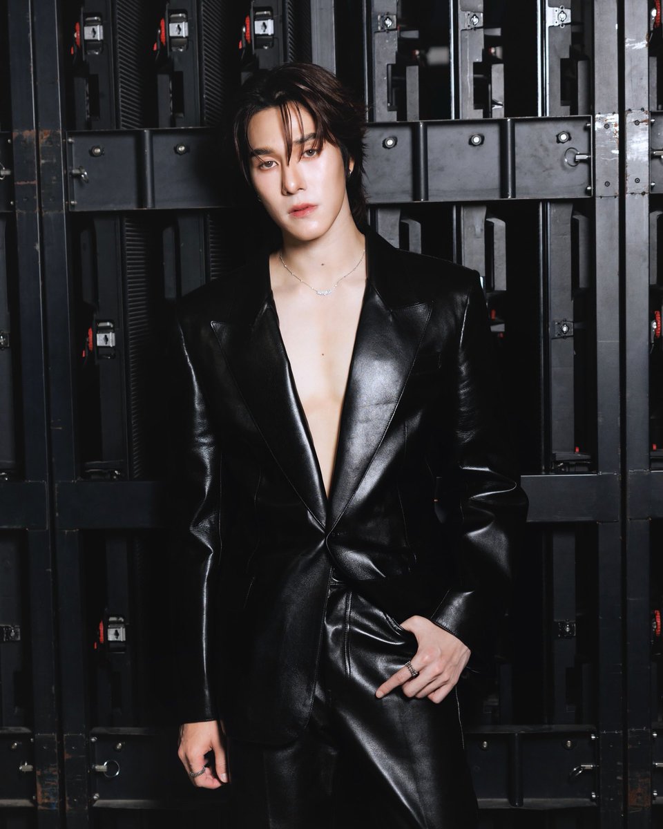 KyuniesBoyMikey's tweet image. Nani’s IG post
OMG LEMME BOW DOWN🧎🏼‍♂️🔥
🔗 instagram.com/p/DRo3MfskxCX/…

#hirunkit_ #givenchy
@Hirunkit_ @givenchy