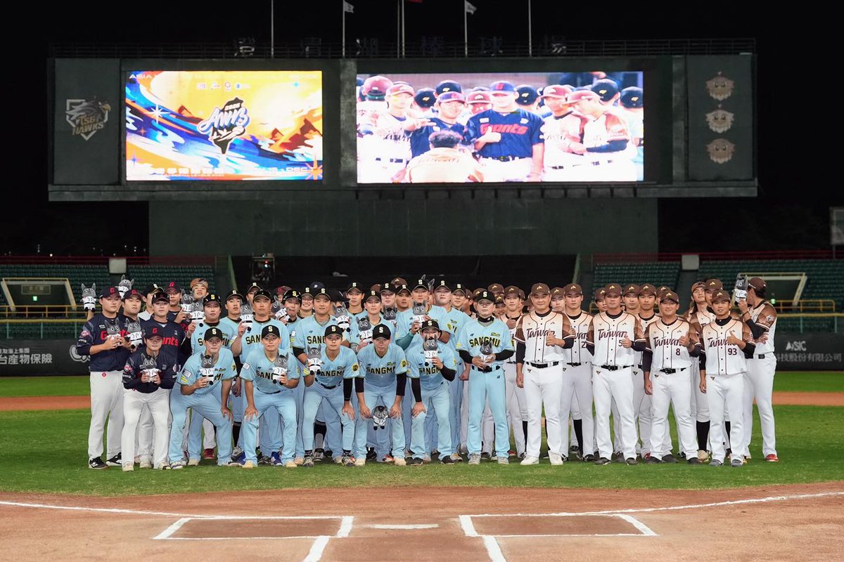 콤 (@18n_n41) on Twitter photo 