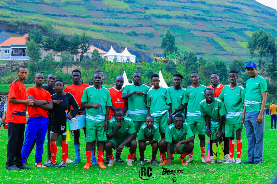 FootballRubanda's tweet photo. As we approach the Grand Finale next weekend, 

Let me introduce to you the Top teams on the table so far

1st   Raising the Village 
2nd Homeboys media &amp; Bakery 
3rd  Rubanda Solidarity P/S
4th  UEDCL Rubanda.....

Pictures in the frames below respectively 
#RubandaCLeague https://t.co/nJt1oAmXD2