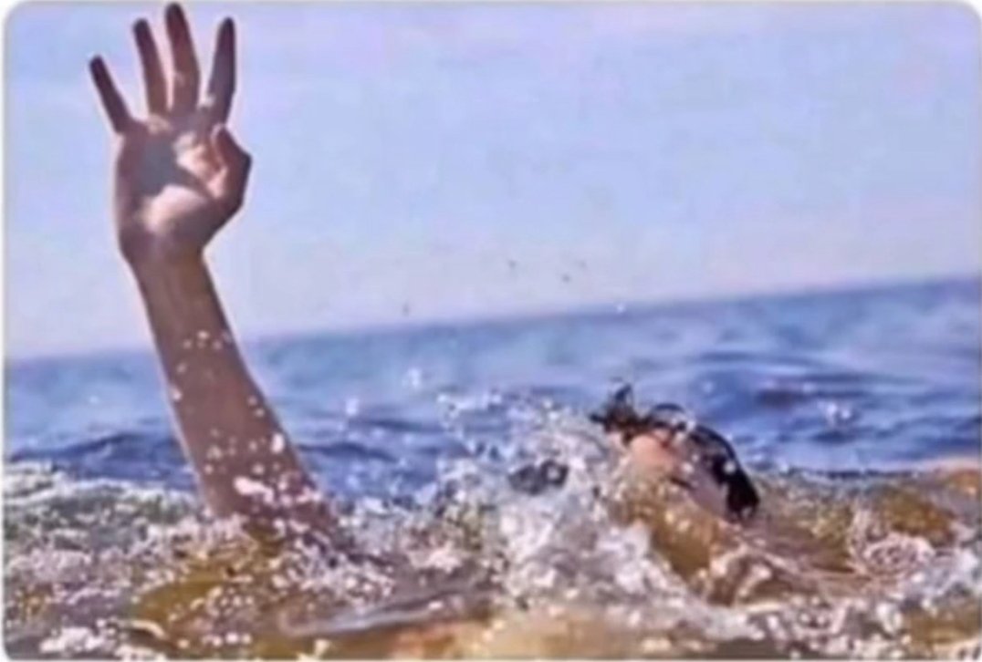 lscec22's tweet image. seu/a ex tá se afogando e seu primeiro emoji é a sua reação.