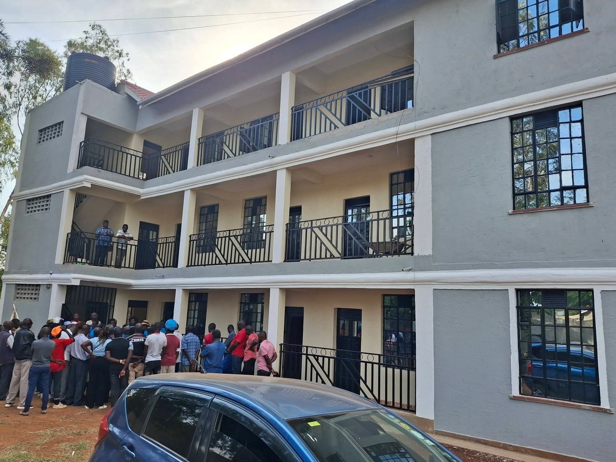 georgediano's tweet image. Maurice Ogeta, the devoted bodyguard of the Late Prime minister Raila Odinga, visited his former boss today. He brought his family to visit the gravesite of Raila Odinga, a man who not only shaped the nation but profoundly impacted Maurice’s own life. Afterwards, he led them to a…