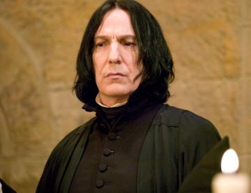 지금 머리 딱 이만큼 길어서 낼 고무줄 사러 가야함