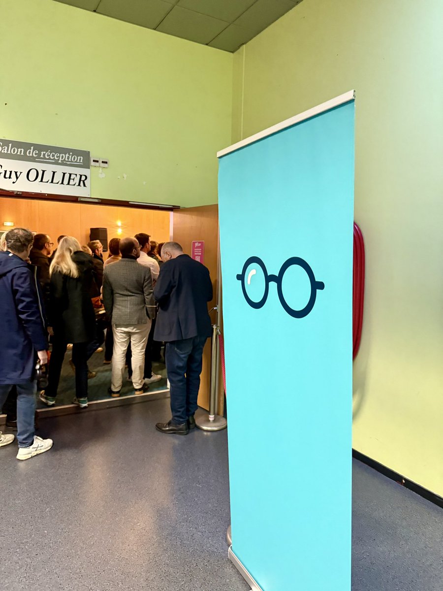 Quelle joie de voir autant de Clermontoises &amp; de Clermontois réunis ce matin pour lancer notre campagne !
Plus de 450 personnes prêtes à se mobiliser pour notre ville, pour le service public, l’égalité, la justice sociale et écologique, la fraternité…
Ensemble, vivons Clermont !