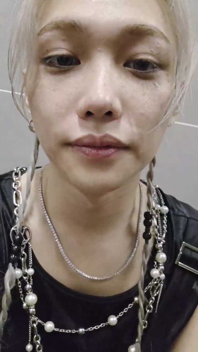 yongdeelixx's tweet image. You did great.. 🫳🫳🫳