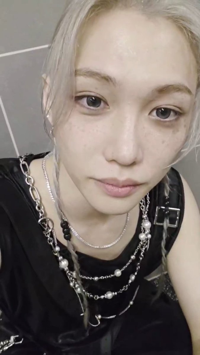 yongdeelixx's tweet image. You did great.. 🫳🫳🫳