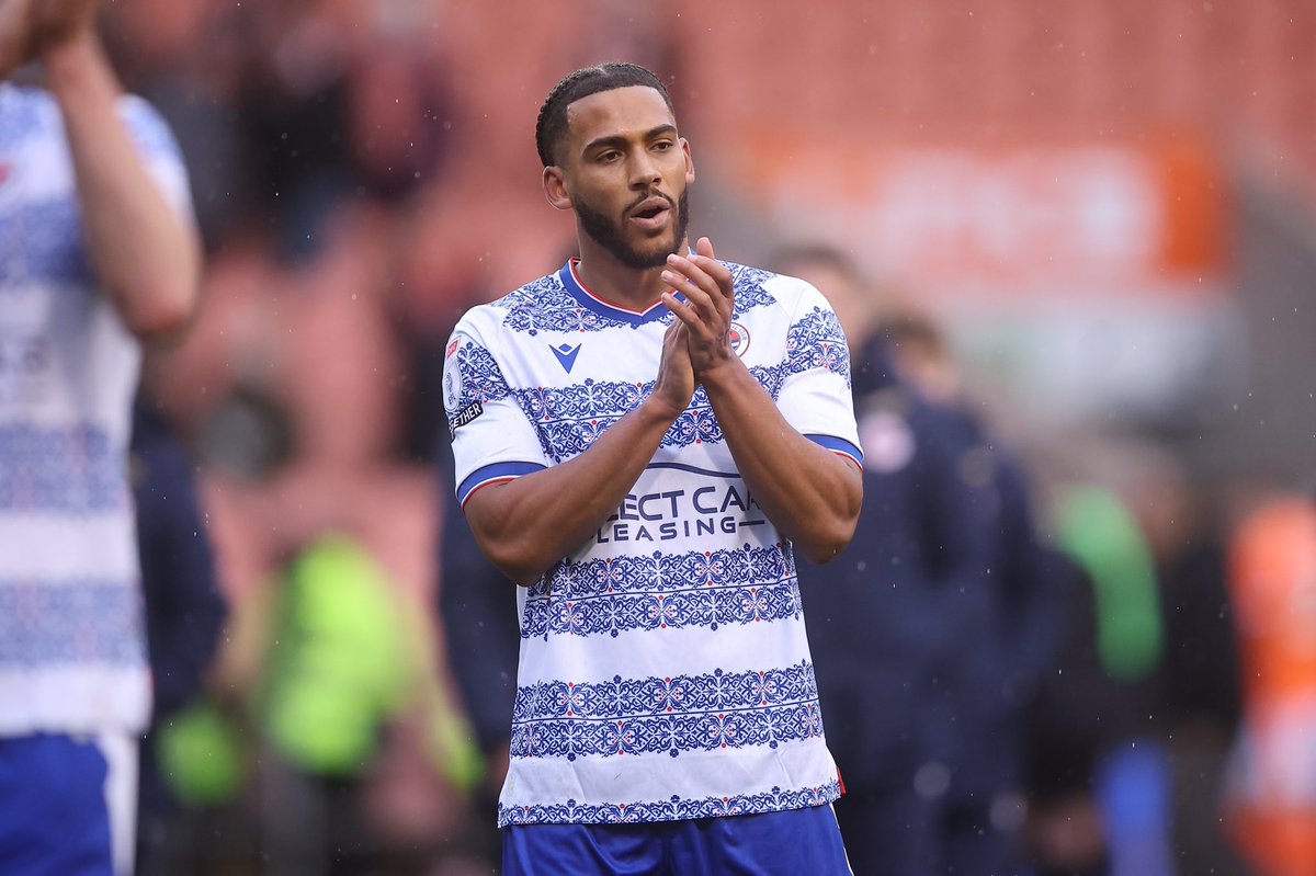 ReadingFC's tweet image. 1️⃣3️⃣5️⃣1️⃣ days since his last appearance for Reading, Andy Rinomhota is back wearing the blue &amp;amp; white! 💙