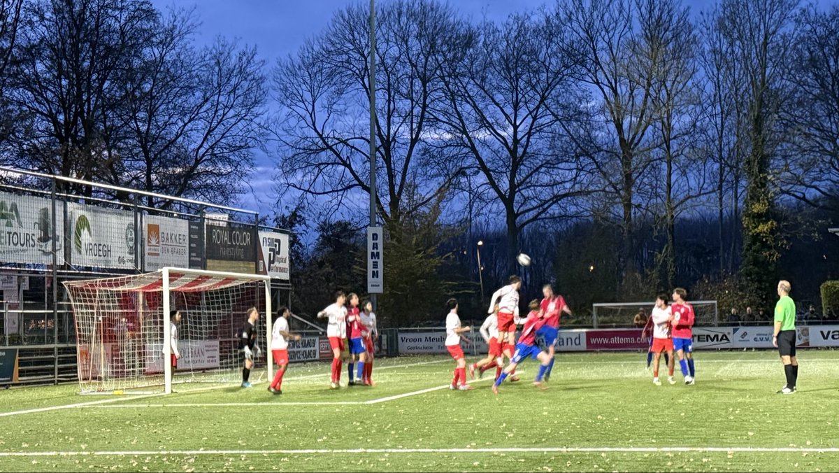 ASV Arkel blijft ongeslagen en koploper door verdiende overwinning in Gorinchem. <a href="/gvvunitas/">GVV Unitas</a> - <a href="/asvarkel/">ASV Arkel</a> 0-2, doelpunten: David van Boxtel &amp; Lars van Duuren 🔵⚪️⚽️👍🏻 #SupportArkel #derby En de groeten aan de speaker en de fijne Unitas supporters.