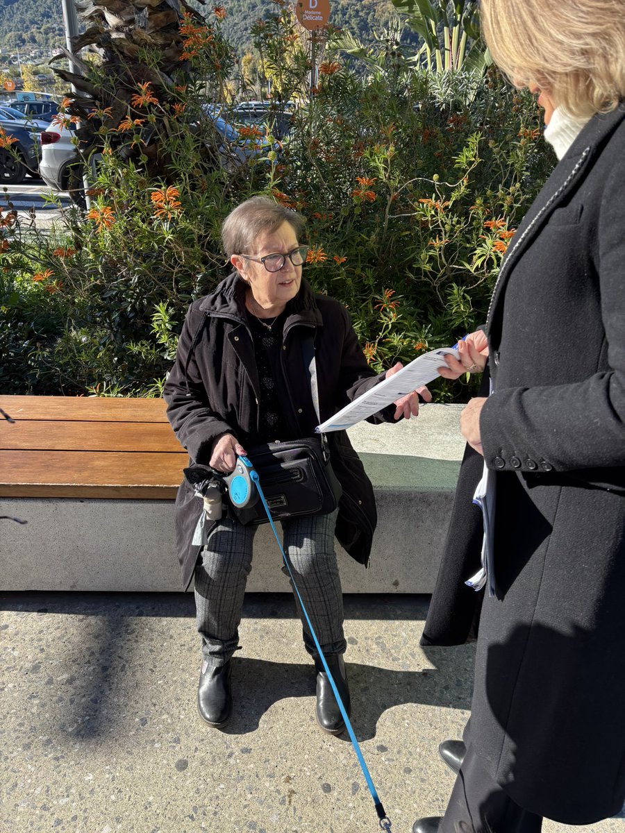À la rencontre des Niçoises et Niçois à Lingostière. 
#touspournice
#estrosi2026
