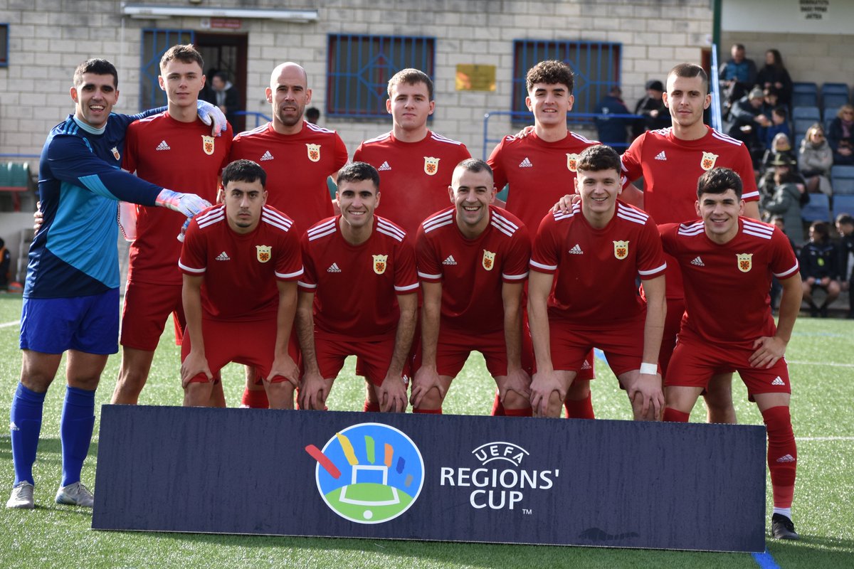 fedfutnavarra's tweet image. 📸 Disfruta de la GALERÍA FOTOGRÁFICA del debut del combinado de @jaimesantxez en la #CopaRegionesUEFA:

🔴 #Navarra 3⃣
⚪️ @ffrm_se 0⃣

 🏆 J1 #CopaRegionesUEFA 

🏟️ Nuevo San Miguel, @c_aoiz 

futnavarra.es/pnfg/NPcd/N_GF…