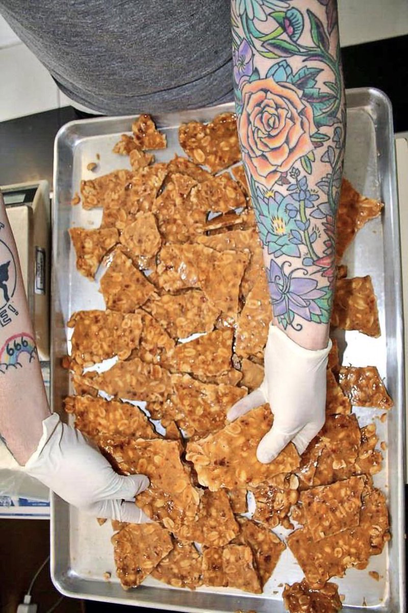 humphryslocombe's tweet image. Happy Small Business Saturday to all the legends who shop local. We’re scooping all day and loaded up with stocking stuffers like our Bacon Peanut Brittle because nothing says holiday spirit like salty sweet magic. Bring the crew and grab a scoop! #SmallBusinessSaturday