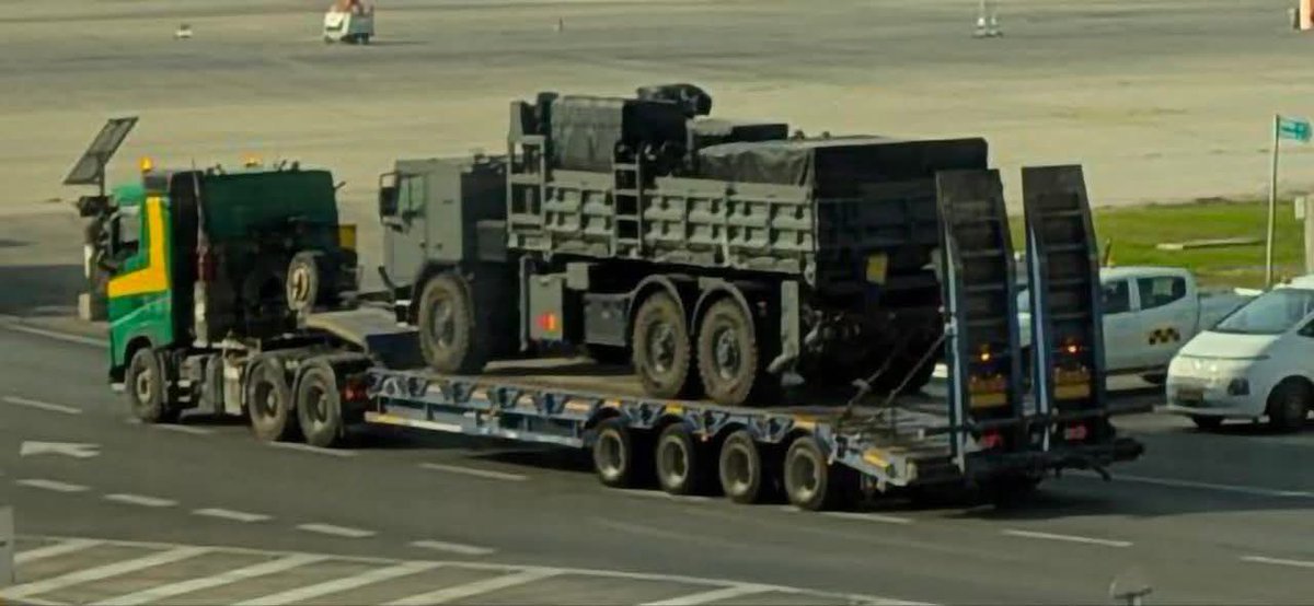 DmodosCutter's tweet image. An Antonov 124 transport plane landed at Israel&apos;s Ben-Gurion Airport yesterday carrying Oshkosh military trucks and large quantities of military equipment, according to Israeli media reports.

Flight details show that the plane arrived in Israel from the United Arab Emirates,…