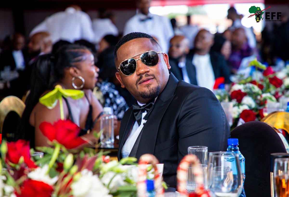 EFFSouthAfrica's tweet image. ♦️In Pictures♦️

The EFF Spokesperson’s, Commissars @Sinawo_Thambo and @MsaneThembi and Provincial Chairperson, Nkululeko Dunga at the Wedding Ceremony of EFF Councillor in Ekurhuleni Julius Mdluli in Katlehong, Gauteng 

Councillor Mdluli is a dedicated Fighter and we wish him…