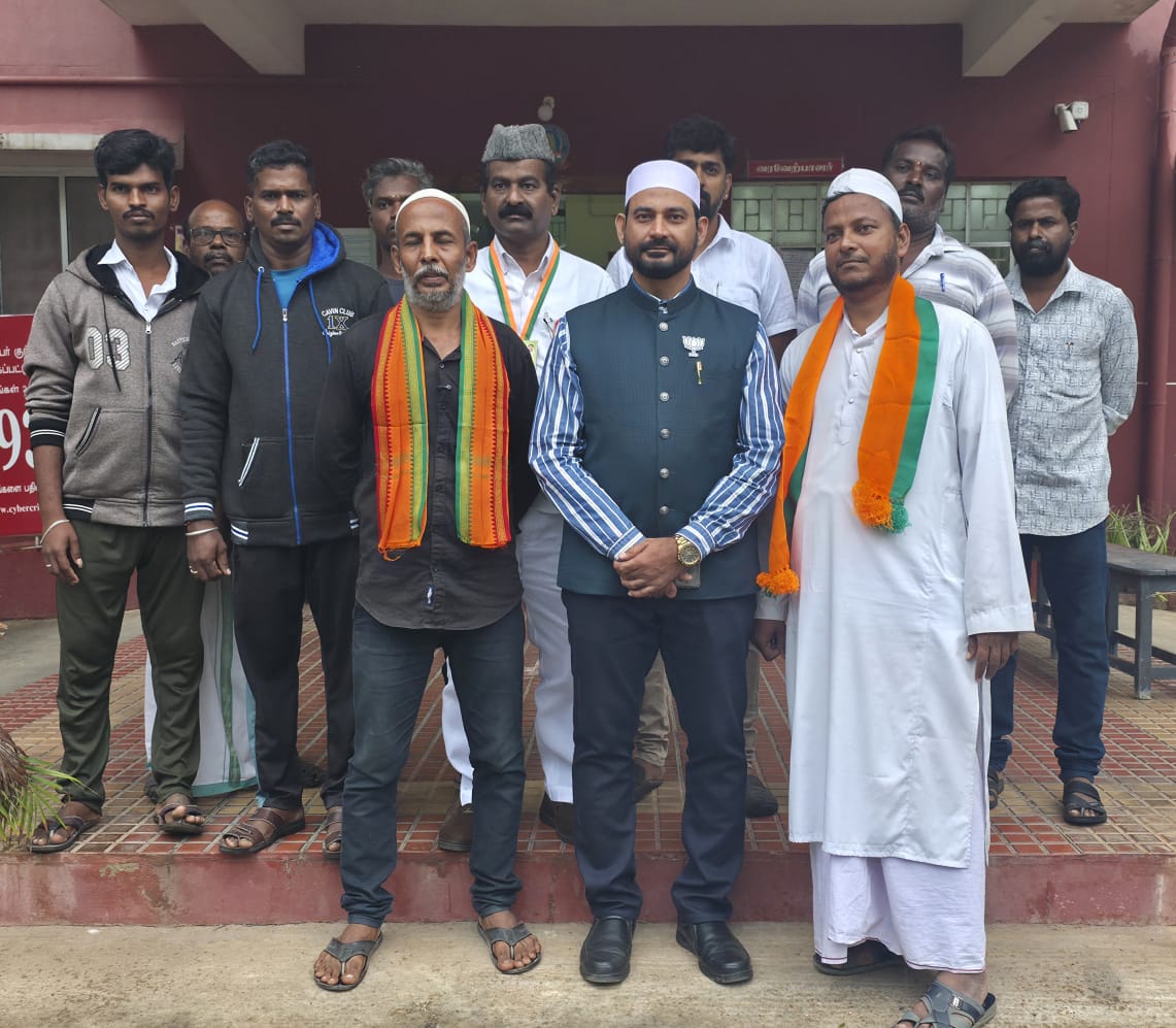 syedibrahimbabl's tweet image. #இராணிப்பேட்டை சட்டமன்றத் தொகுதி #மேல்விஷாரம் பகுதியில் இன்று கட்சியில் இணைந்த இஸ்லாமியர்களை அவர்களின் இல்லங்களில் சந்தித்து விட்டு திரும்பும் பொழுது அடிப்படை வாத சக்திகள் திமுகவின் தூண்டுதலால் எங்கள் மீது தாக்குதல் தொடுக்க முனைந்தனர், காவல்துறையினர் தலையிட்டு அவர்களிடமிருந்து…