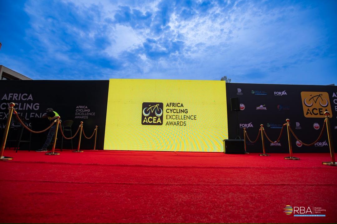 📸AMAFOTO📸

Muri Zaria Court hagiye kubera ibirori byo gutanga ibihembo by’abahize abandi mu mukino w’amagare muri Afurika (Africa Cycling Excellence Awards (ACEA).

Ni ku nshuro ya mbere ibi birori bigiye kuba biteguwe n’Impuzamashyirahamwe y’Umukino w’Amagare muri Afurika