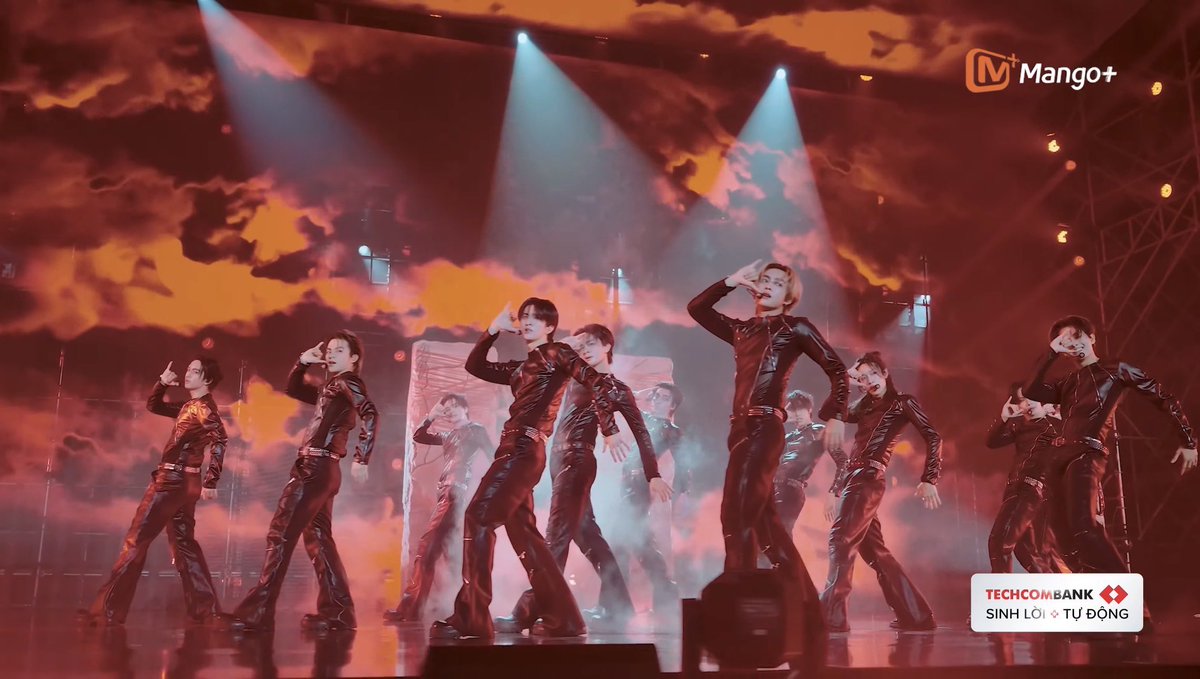 Mọi người có thích sân khấu hôm nay không?

-

ทุกคนชอบสเตจวันนี้กันไหมครับ 🫡🔥

#TanBinhToanNang
#ShowItAllVietnam
#BUSbecauseofyouishine