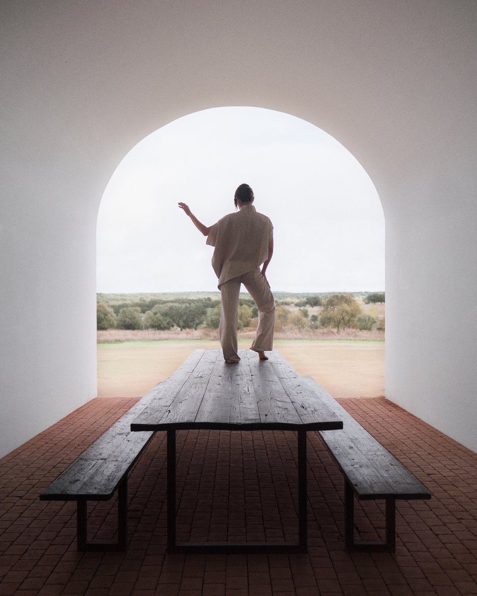 METALOCUS's tweet photo. El realizador y fotógrafo español Derek Pedrós presenta su último proyecto audivisual «Casa No Tempo: Las posibilidades de habitar» para Silent Living grabado en la Casa No Tempo por Aires Mateus en el Alentejo.
https://t.co/7FVJ5qVUm9
"Casa No Tempo: Las posibilidades de habitar." A video by Derek Pedrós
https://t.co/8bI66HSSBV