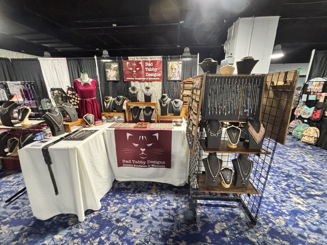 badtabbydesigns's tweet photo. All setup and ready to go at the world oddities expo!!  

#badtabbydesigns #jewelry #smallbusiness https://t.co/TGkAP0Ow6g
