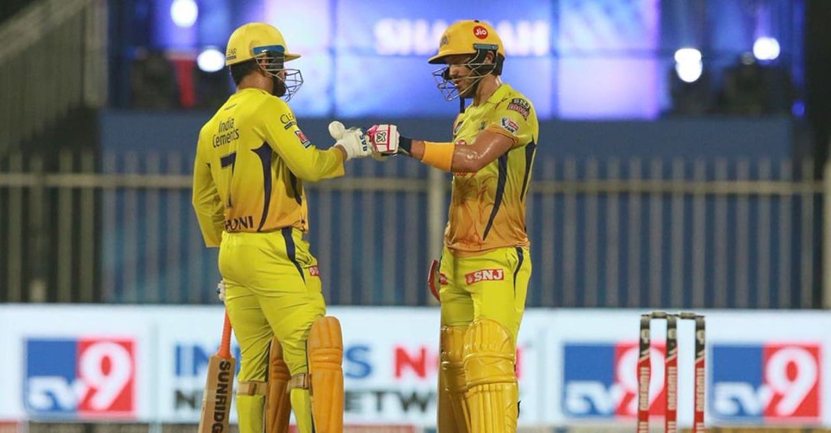 dineshkieknazar's tweet image. Source: Faf du Plessis&apos; interview on RCB podcast (March 2022, reported by Hindustan Times)

Faf du Plessis&apos; hilarious early days with CSK under MS Dhoni – a story that shows the legend&apos;s unexpected captaincy style! 😂🏏

Faf joined CSK in 2011, fresh from South Africa, expecting…