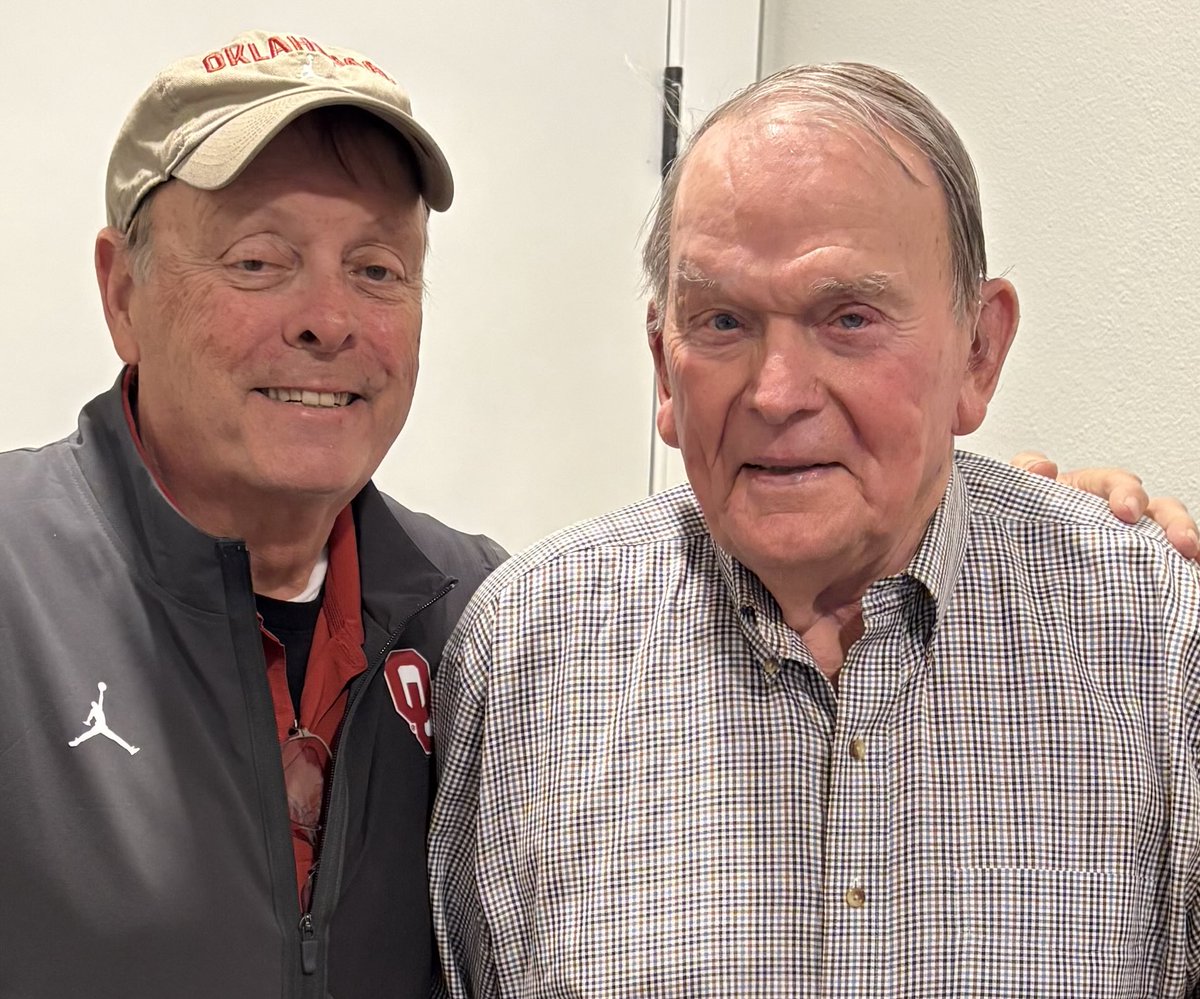 Checking in with Coach Merv.  Love seeing him on game day!! ⁦<a href="/OURadioCrew/">OU Football Radio Crew</a>⁩