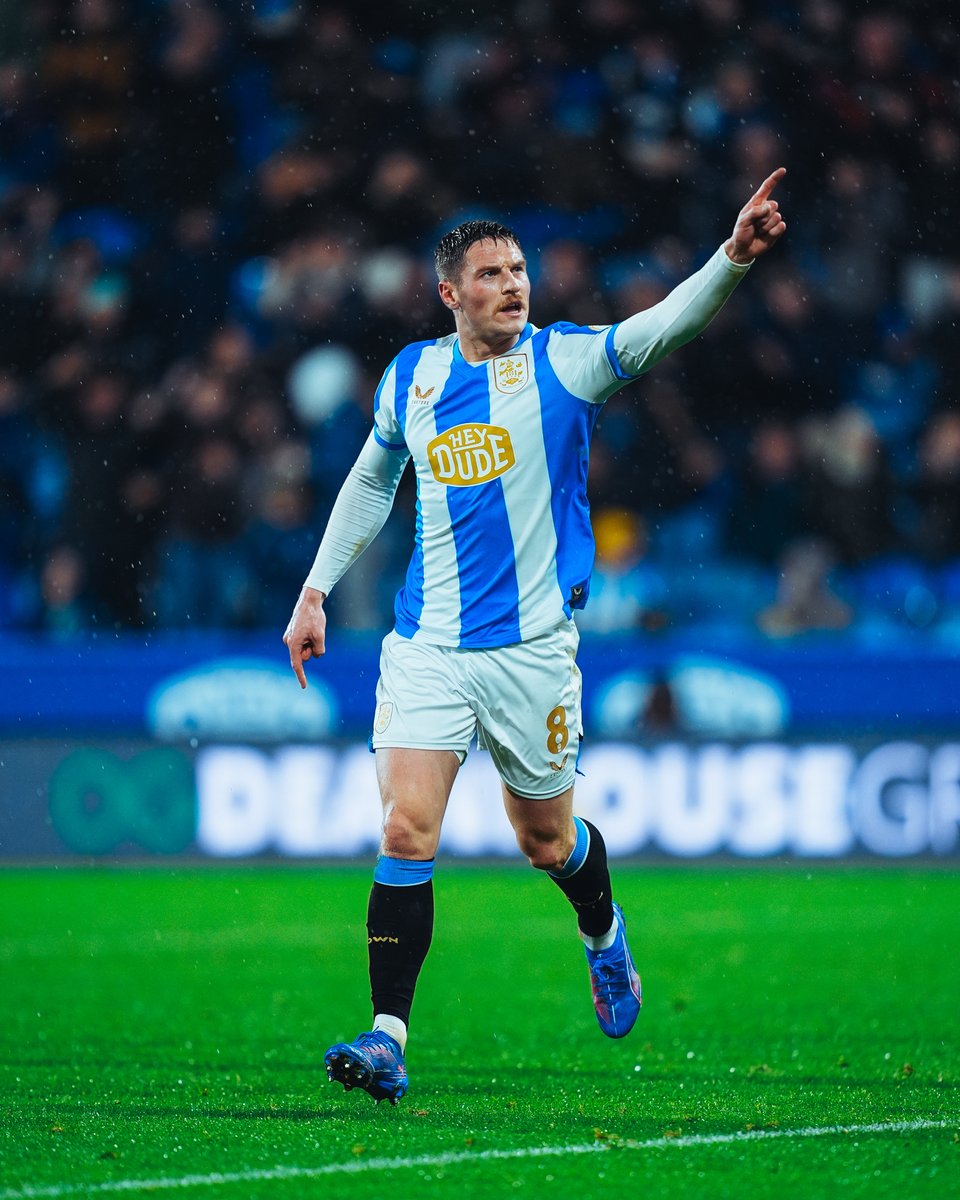 htafc's tweet image. 👏

#htafc