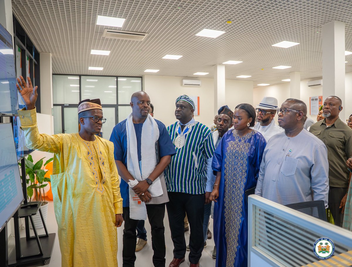 julius_maadabio's tweet photo. With excitement, I inaugurated the cutting-edge data center built by Orange Sierra Leone and Sonatel Group in Bo city. This milestone marks a significant step in our digital transformation journey, and I eagerly anticipate more investments to advance our digital infrastructure. https://t.co/tBzTtDHP6l